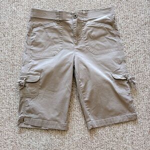 Size 8 Bermuda shorts